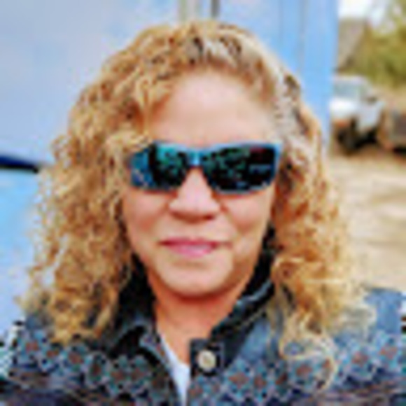 Meet your Posher, Carla - Picture 1 of 1